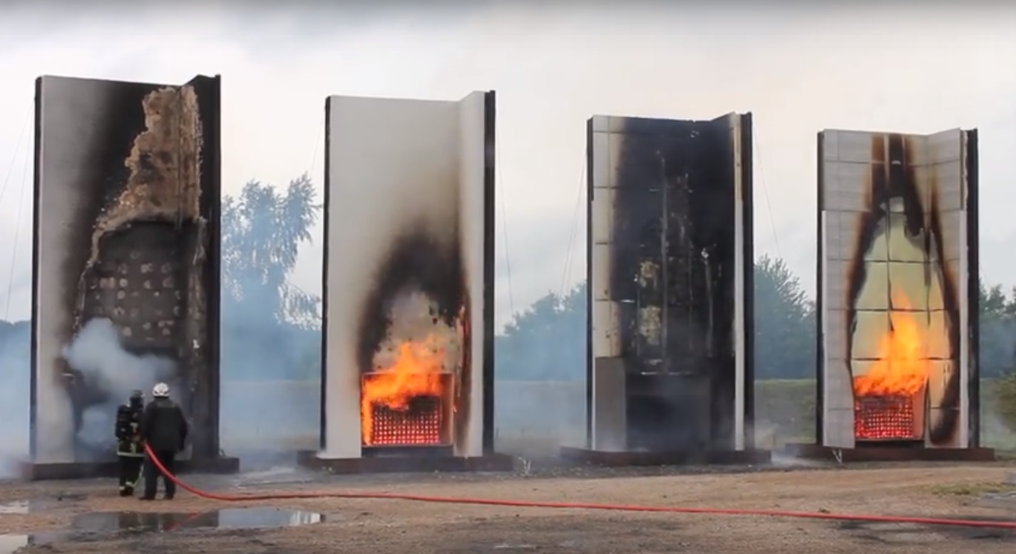 Uji Coba Ketahanan Cladding Terhadap Api