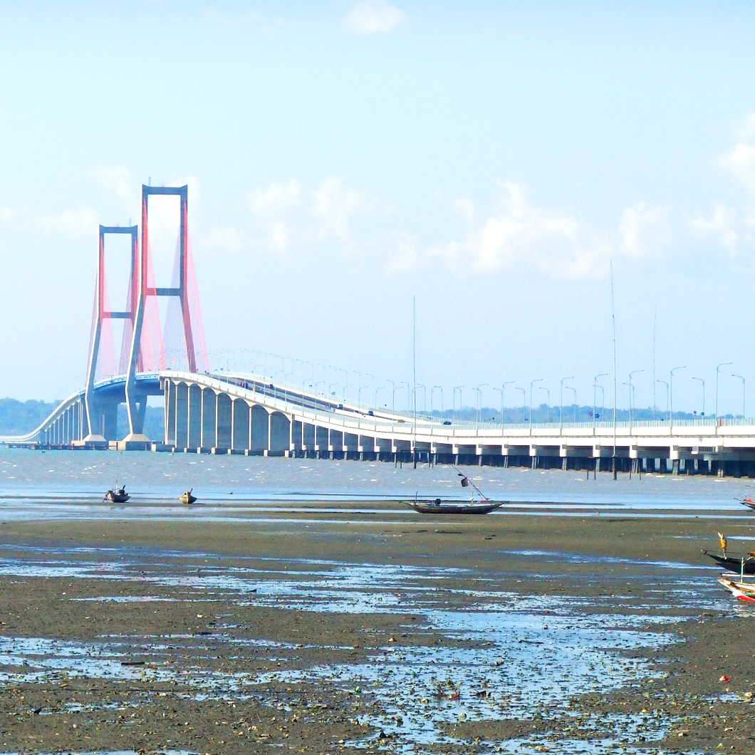 Jembatan Suramadu