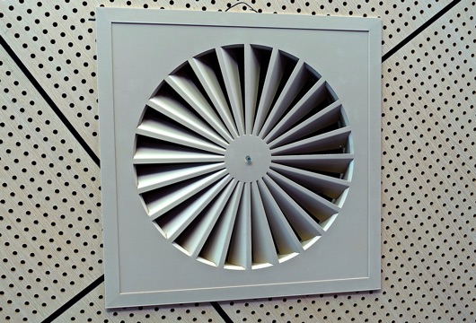 mengatasi kamar lembab