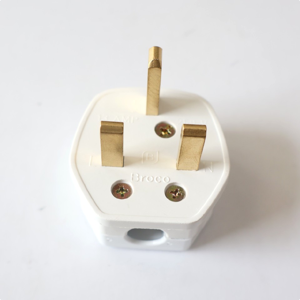 broco-steker-ac-arde-711055-colokan-listrik-3-pin-dengan-saklar