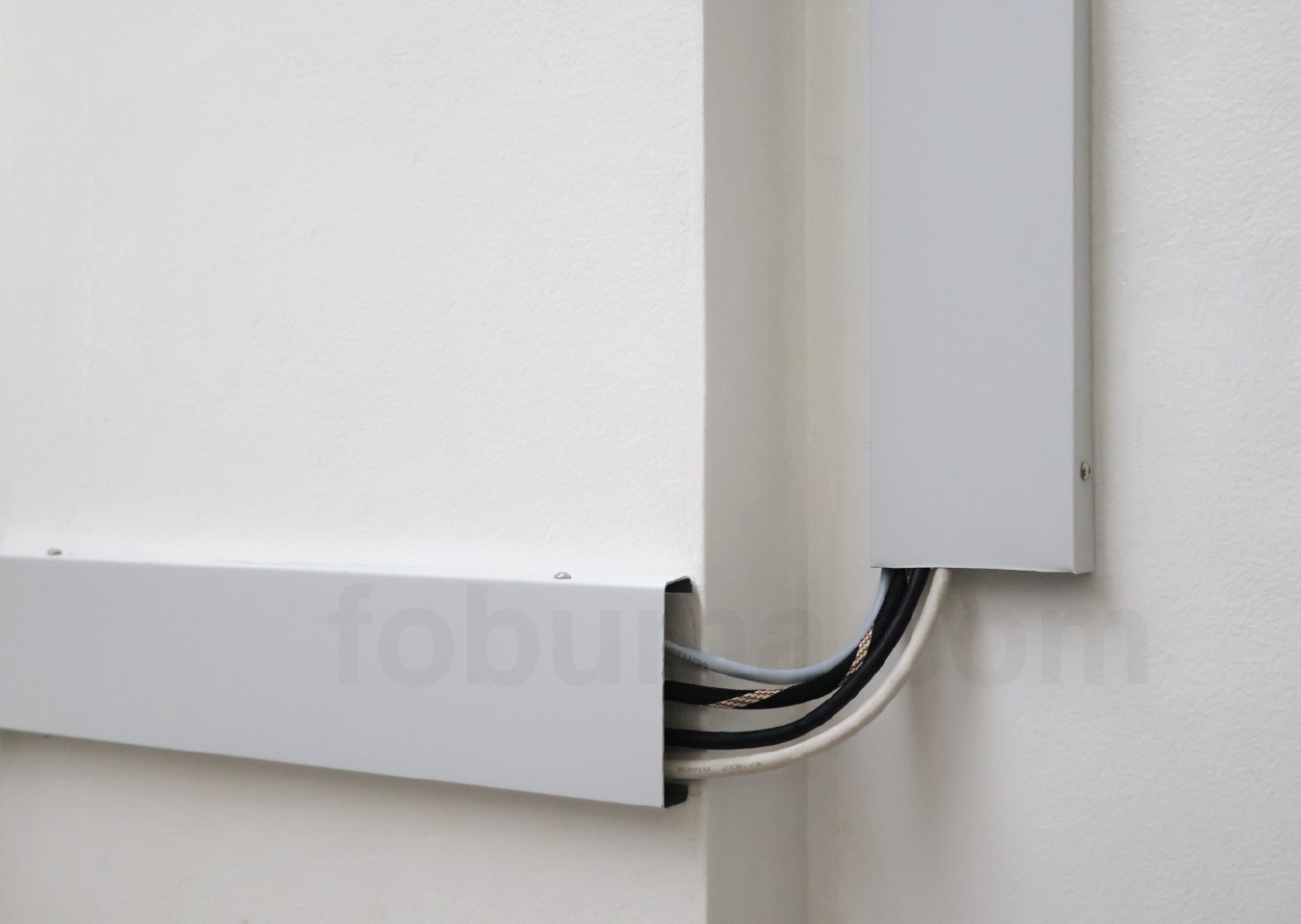 braket-instalasi-kabel