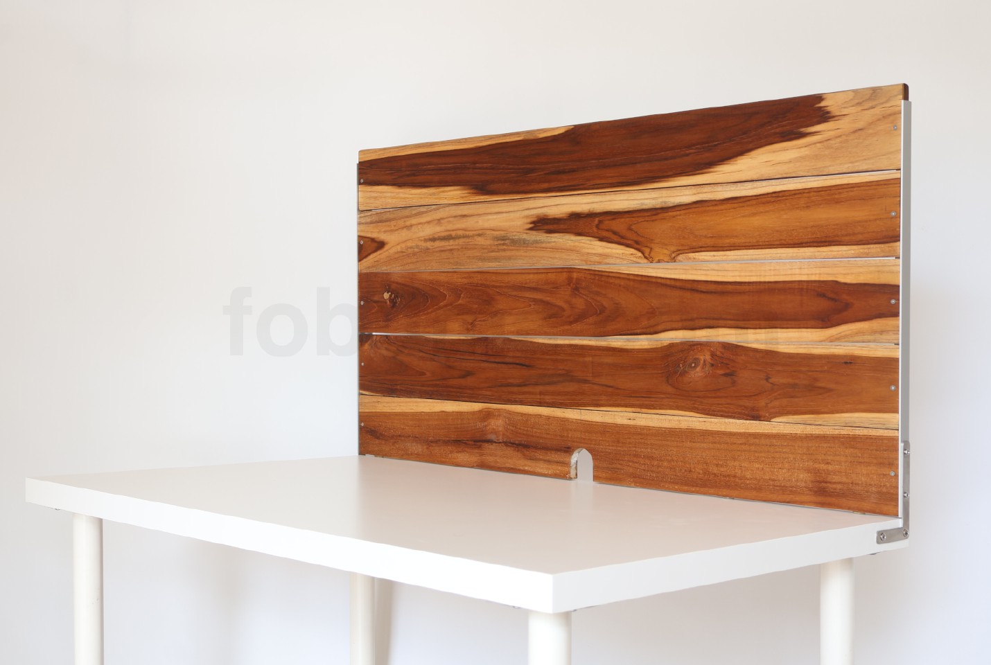 sukayu-partisi-meja-sekat-pembatas-meja-horizontal