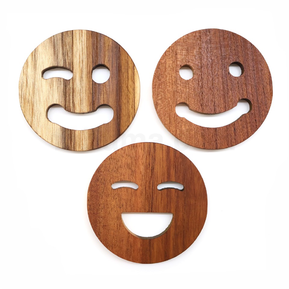 tatakan-gelas-datar-motif-emoticon-wooden-coaster-emoticon