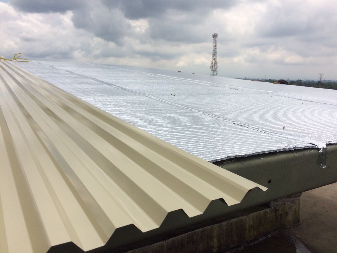 ika-sunsulate-hi-cool-450-double-woven-fr-aluminium-foil-bubble-insulasi-peredam-panas-atap