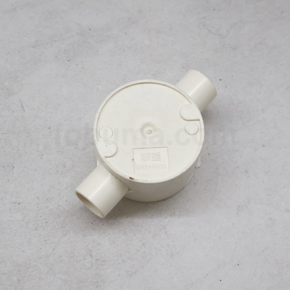 lesso-circular-way-straight-fitting-pvc-conduit-2-way-through-box-size-65-x-40-2i-20