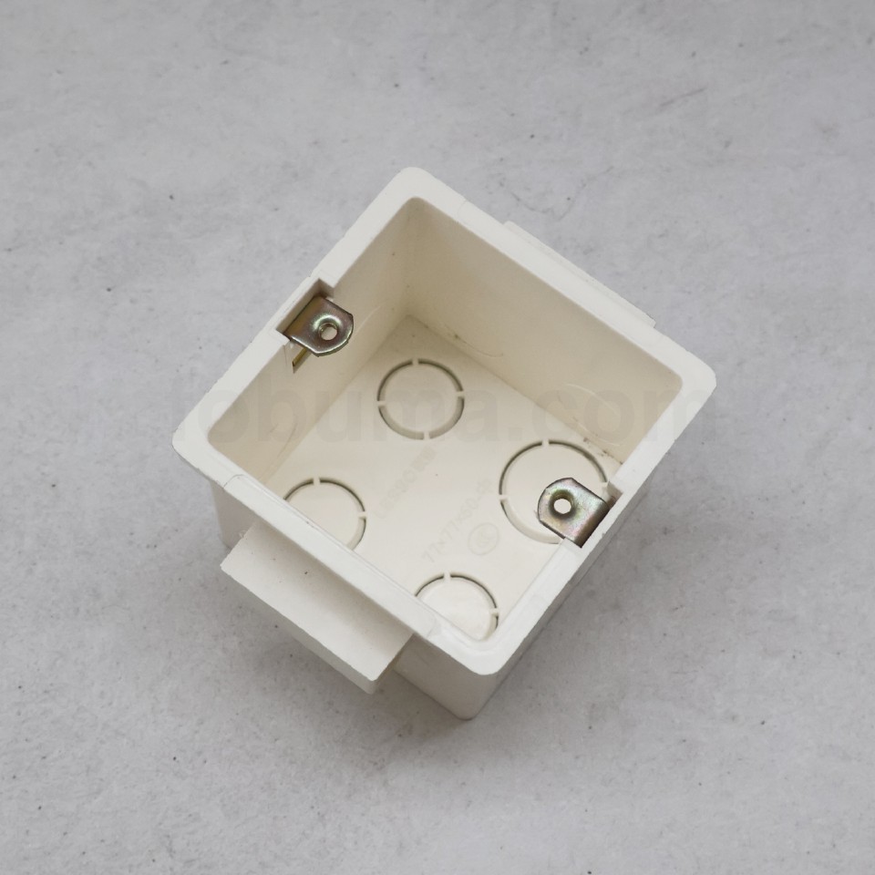 lesso-fitting-pvc-conduit-gang-box-size-77-x-77-20-60-white-color