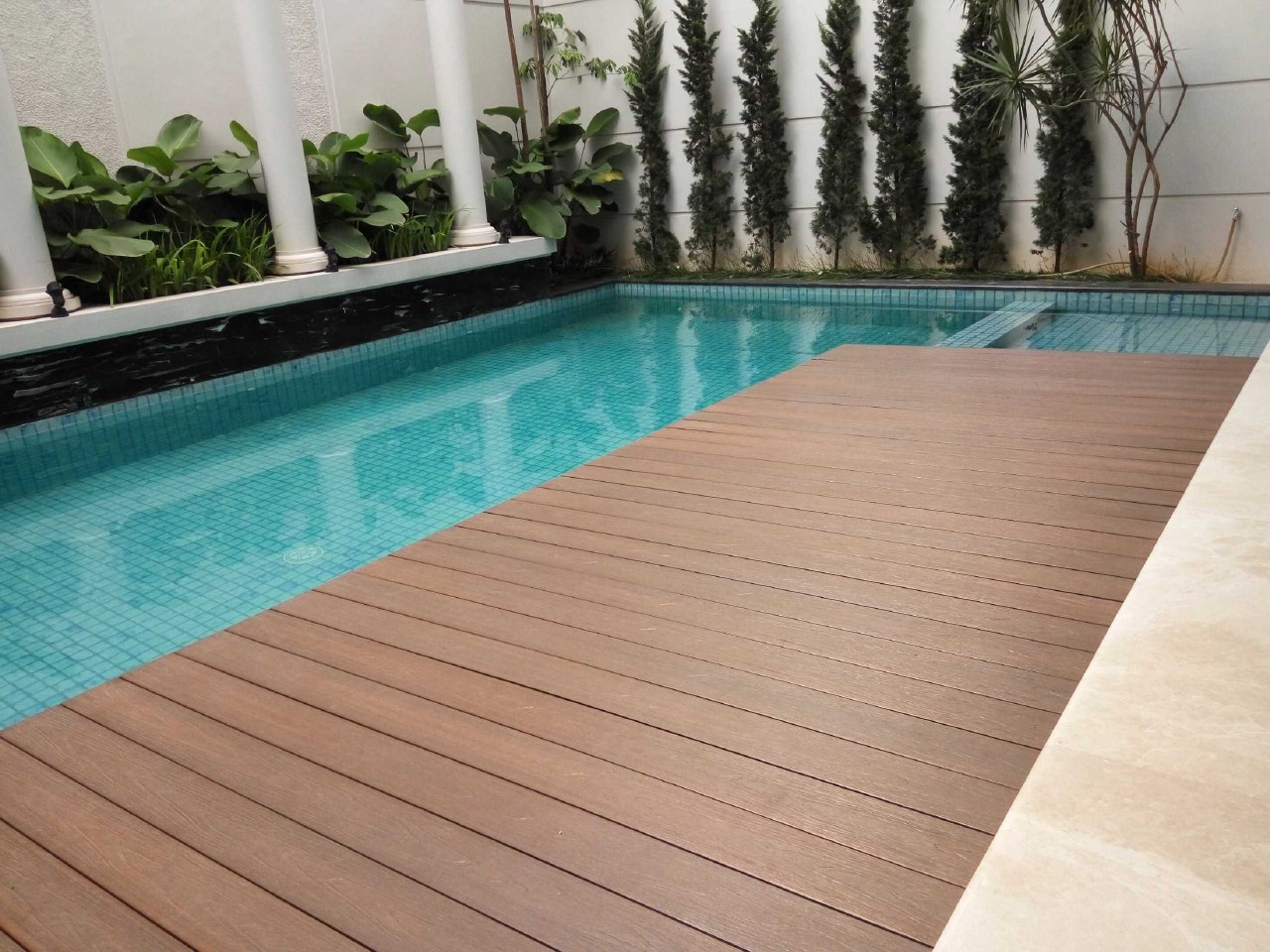 milan-ecowood-decking-board-flooring-uh06-lantai-wpc-kolam-renang