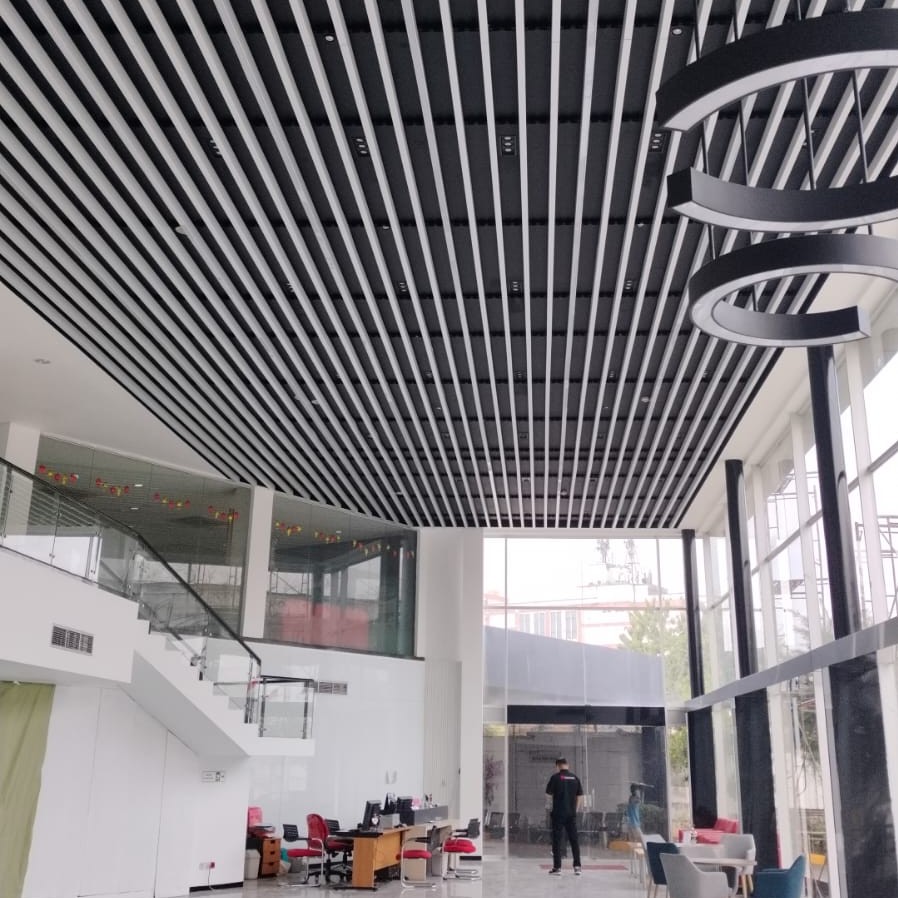 panellux-plank-baffle-ceiling-lebar-3-cm-putih-dengan-rangka