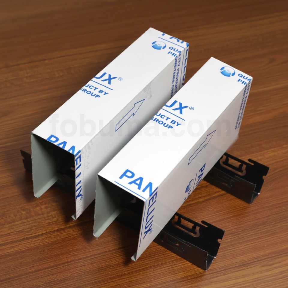 panellux-plank-baffle-ceiling-lebar-5-cm-putih-dengan-rangka