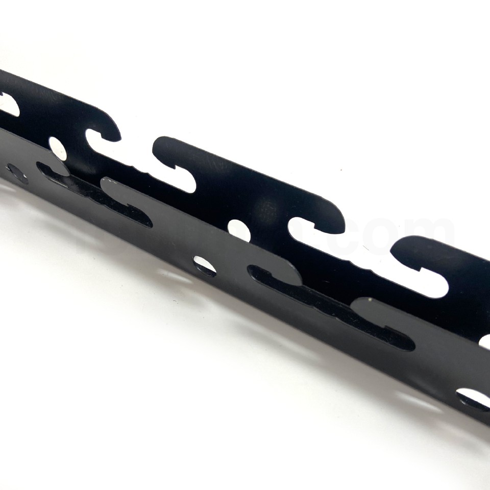 panellux-stringer-85r-v5-linear-ceiling