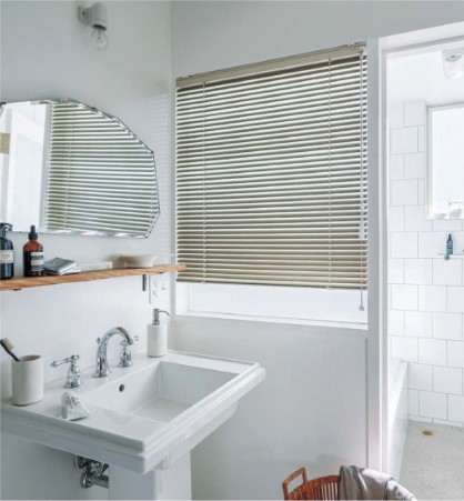 toso-horizontal-blind-venealu-magic-pole-polycarbonate