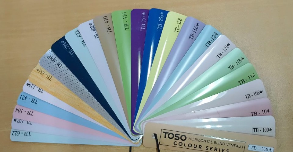 toso-horizontal-blind-venealu-magic-pole-stainless-steel